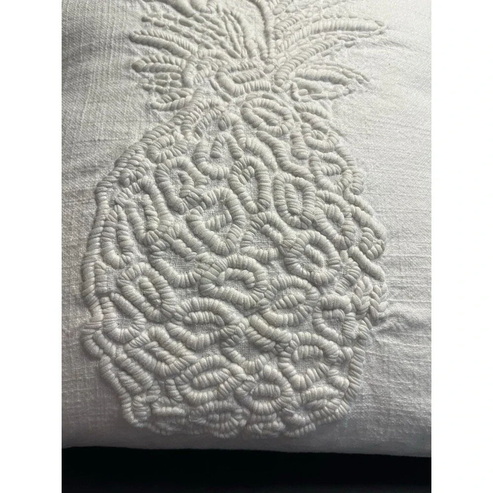 Pottery Barn White Embroidered Pineapple Motif Square Throw Pillow Corner Tassel